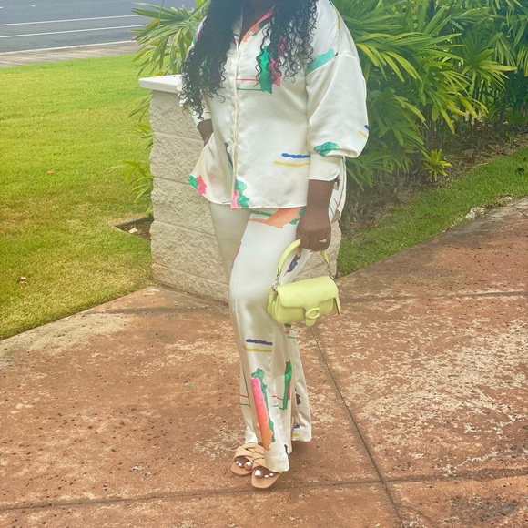 H&M Patterned Oversized Shirt - Picture 3 of 3